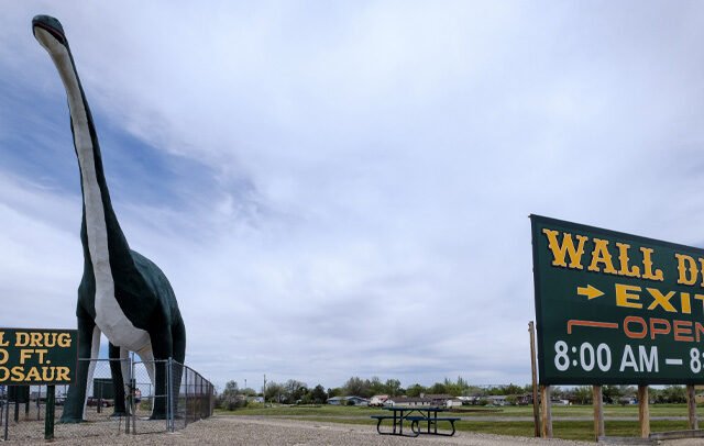 Wall Drug’s Giant Dinosaur and Jackalope