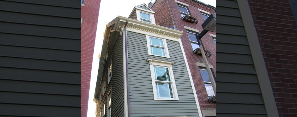 Skinny House