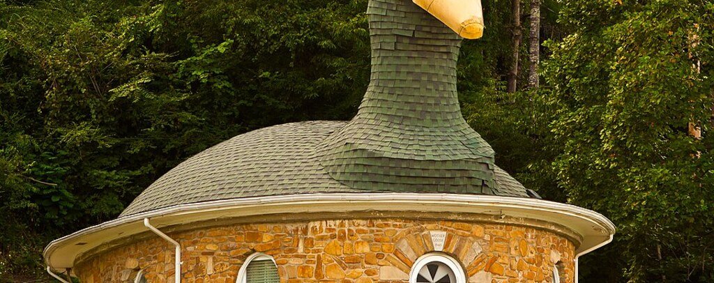 The goose-shaped Mother Goose House beside the road in Hazard